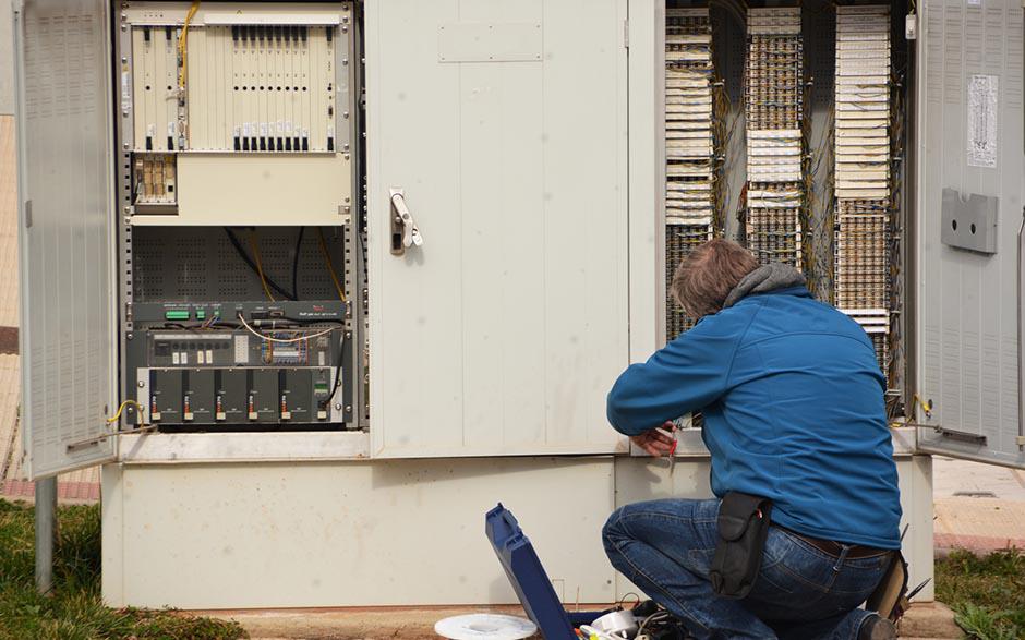 besoin d'un électricien Vaux-le-Pénil