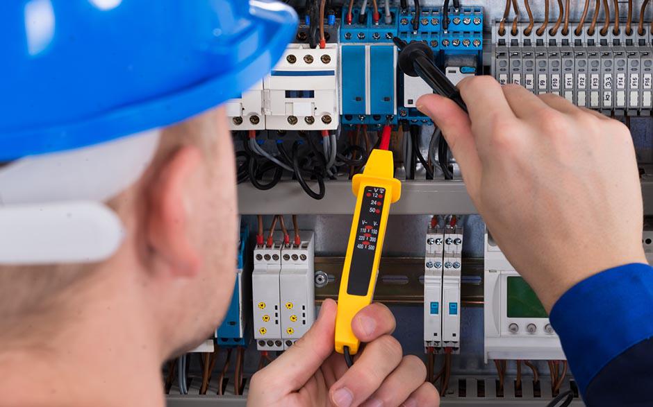 besoin d'un électricien Vaux-le-Pénil